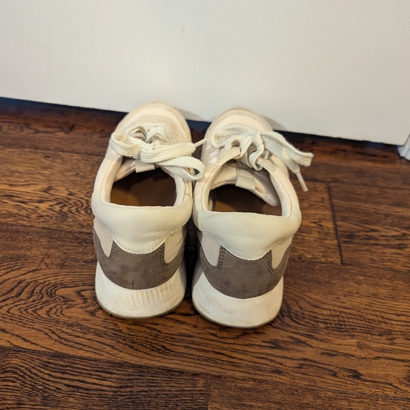 Universal Thread Sneakers - Picture 4 of 5